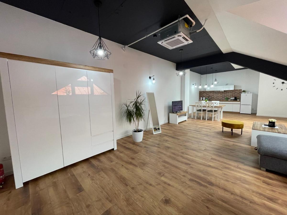Apartament Rynek 13 z parkingiem - Centrum Bochni Bochnia Zewnętrze zdjęcie